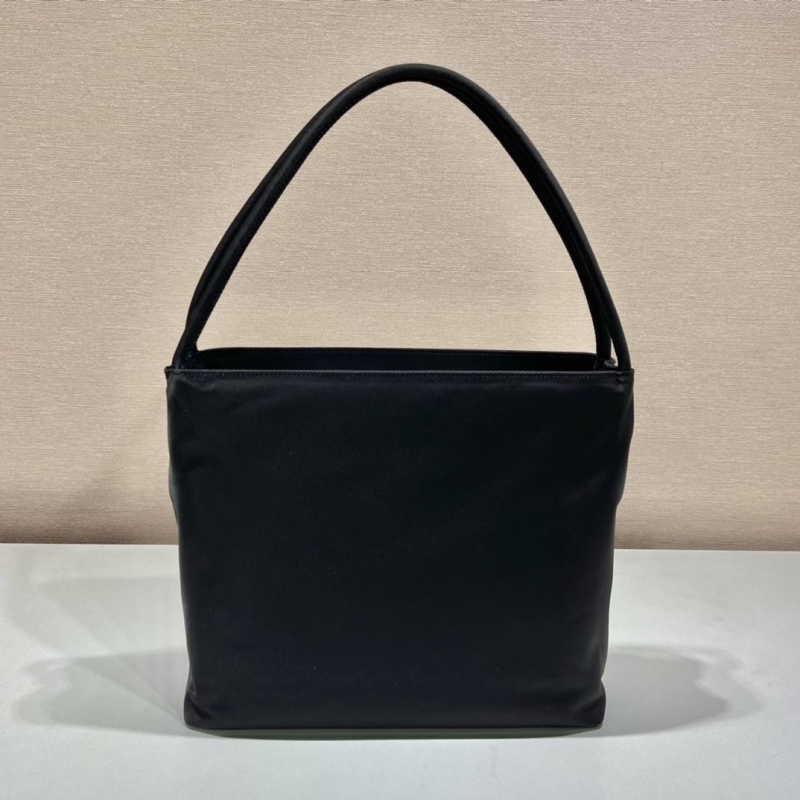 Pra*a tote bags